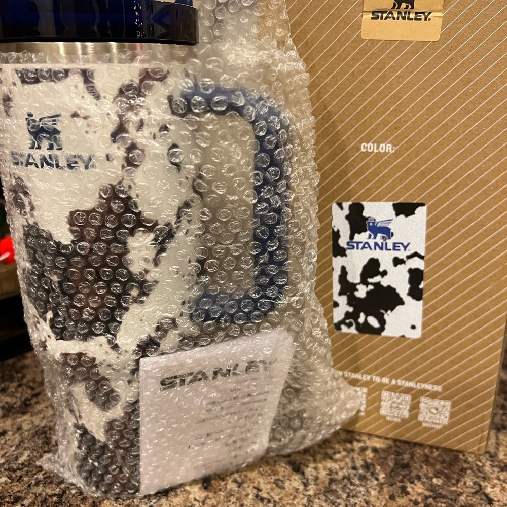 Brand New Stanley Cow Pattern Mug with Blue Detail!! Still in box
